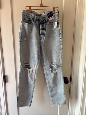 Old Navy Light Blue Distressed Ankle Jeans